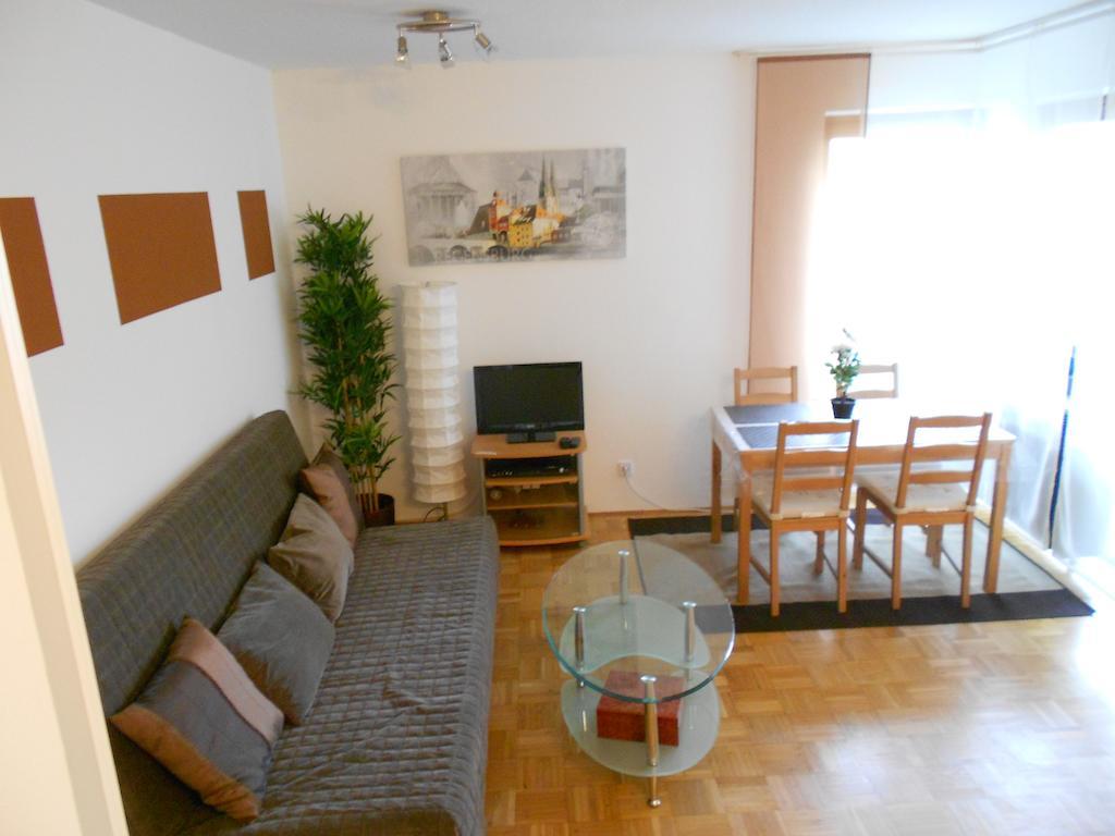 Apartments Hofgarten Регенсбург Стая снимка
